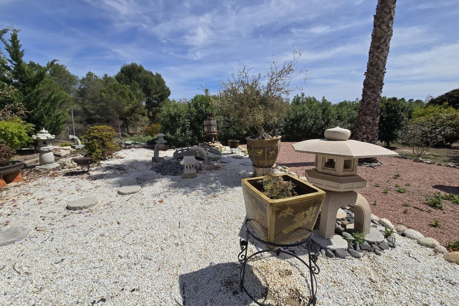 Resale - Villa - Sax