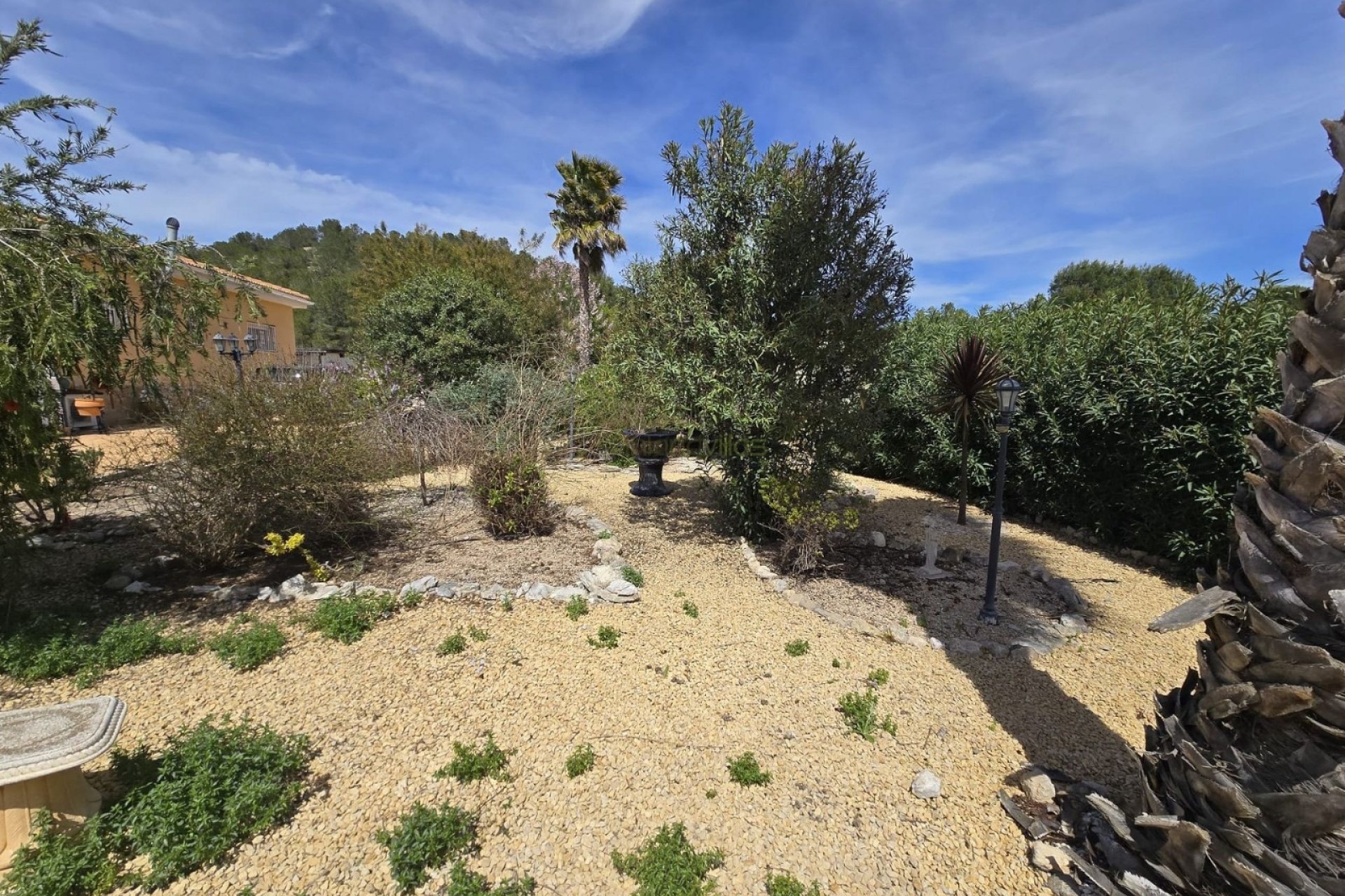 Resale - Villa - Sax