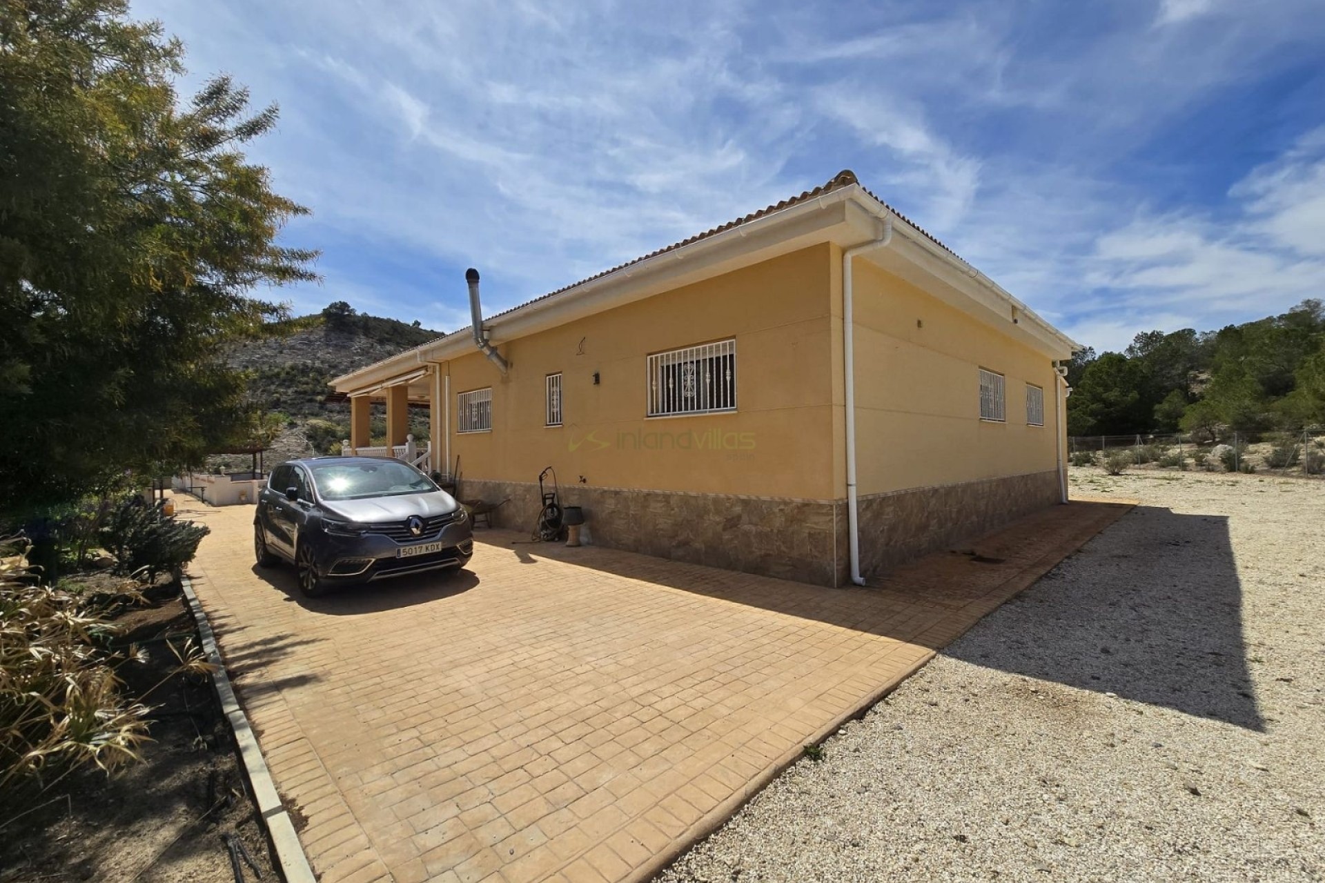 Resale - Villa - Sax