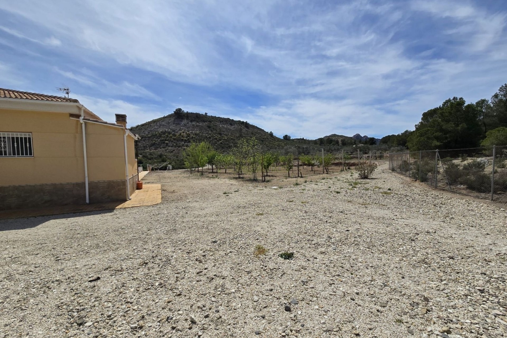 Resale - Villa - Sax