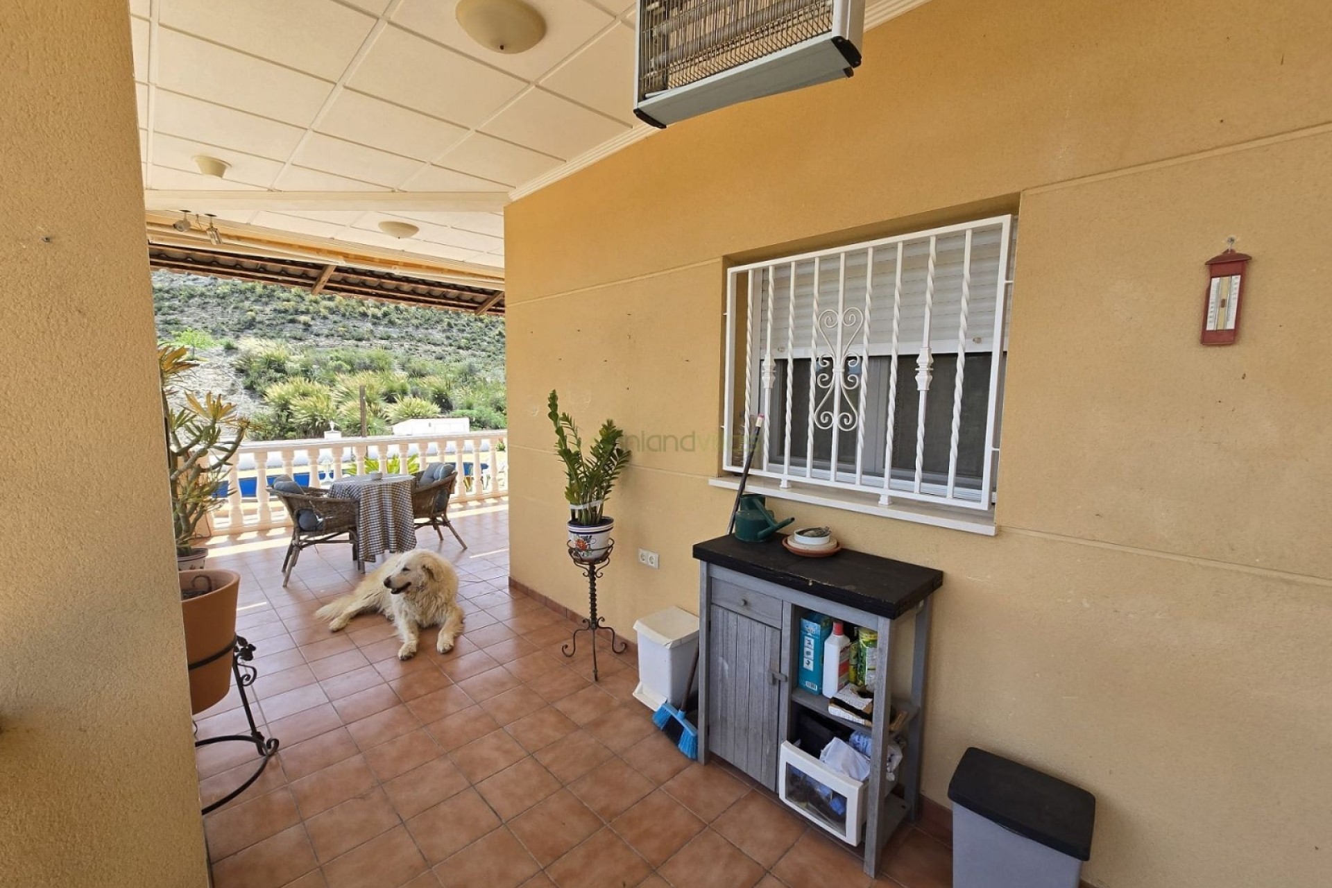 Resale - Villa - Sax