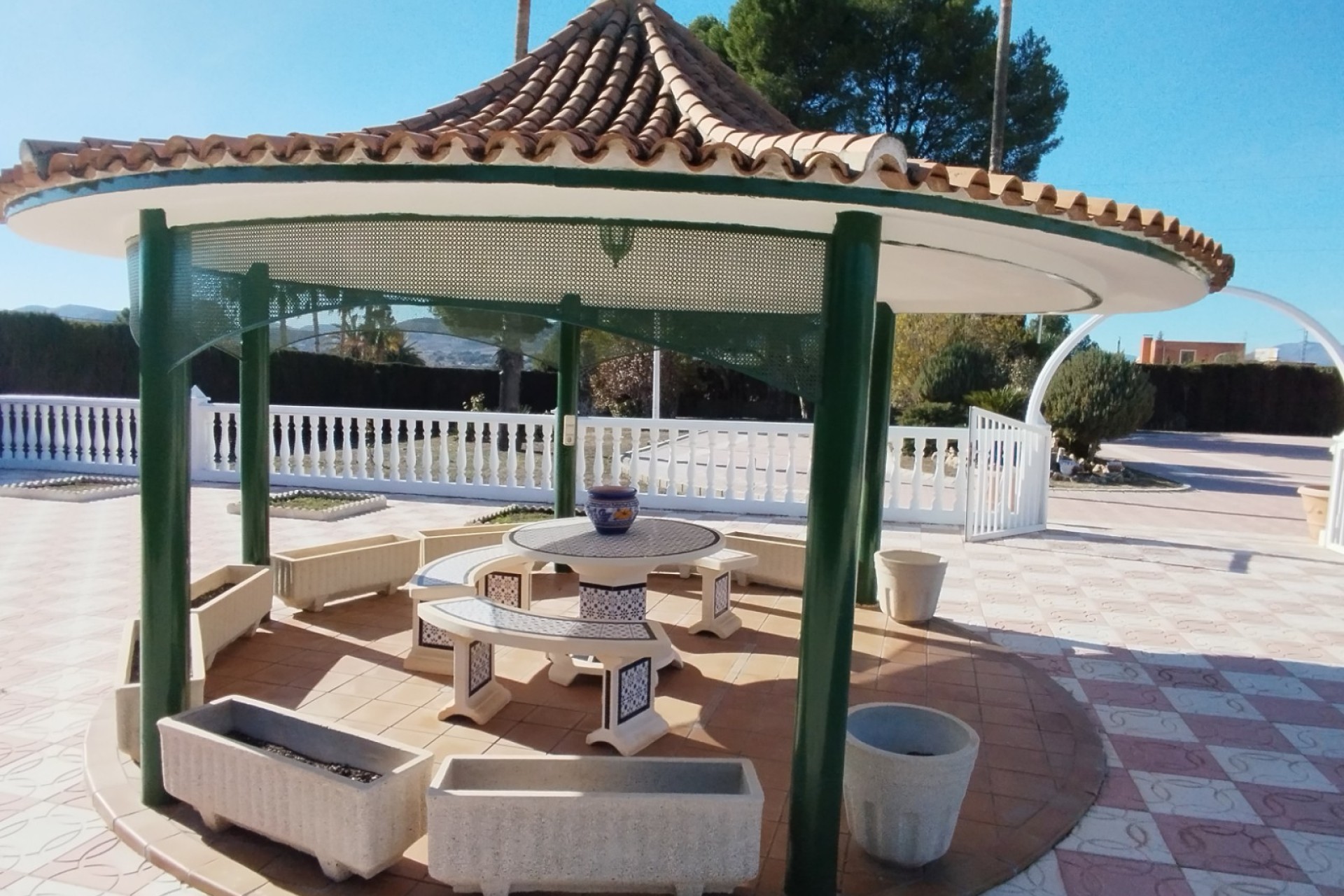 Resale - Villa - Sax