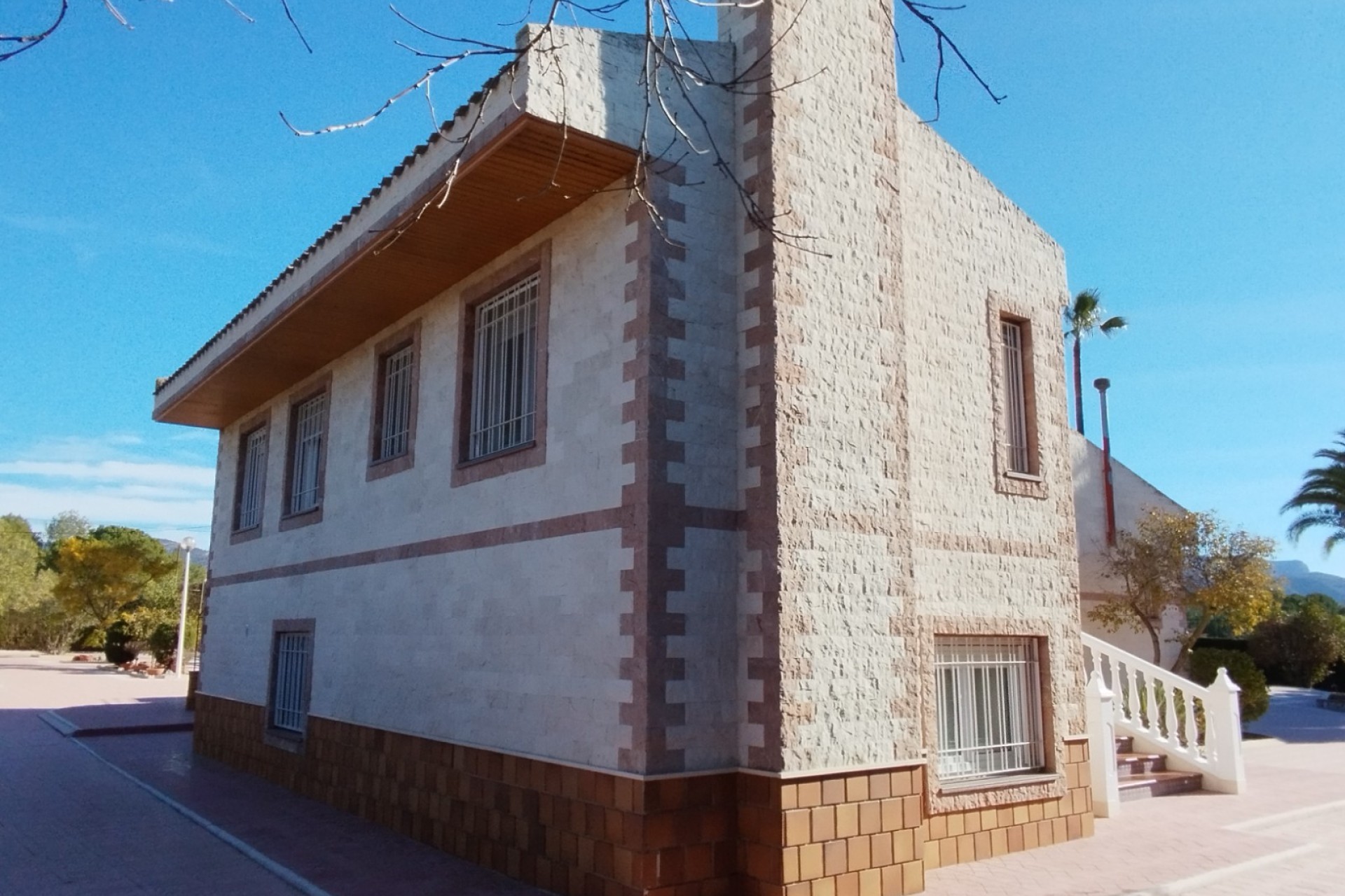 Resale - Villa - Sax