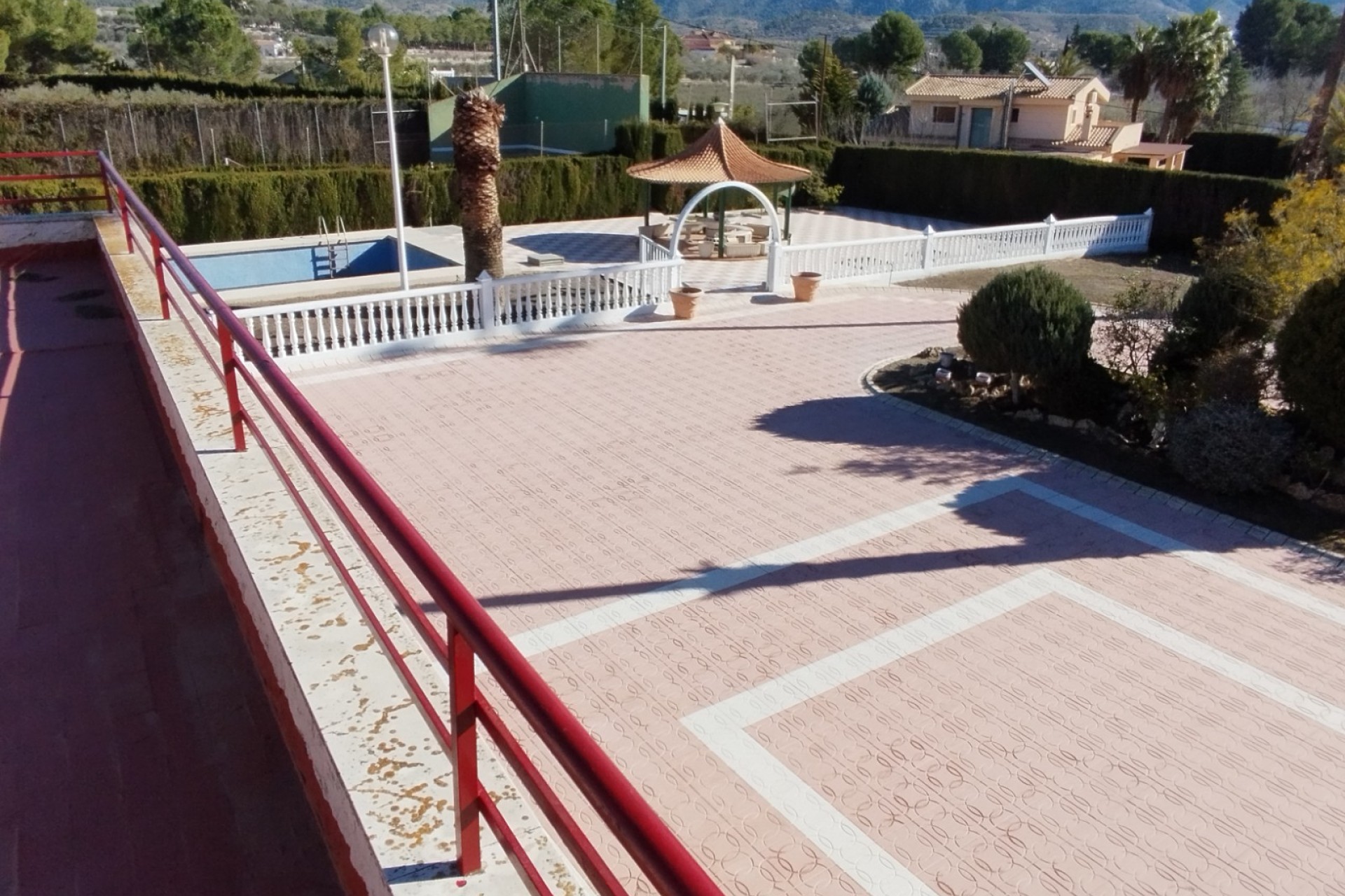 Resale - Villa - Sax