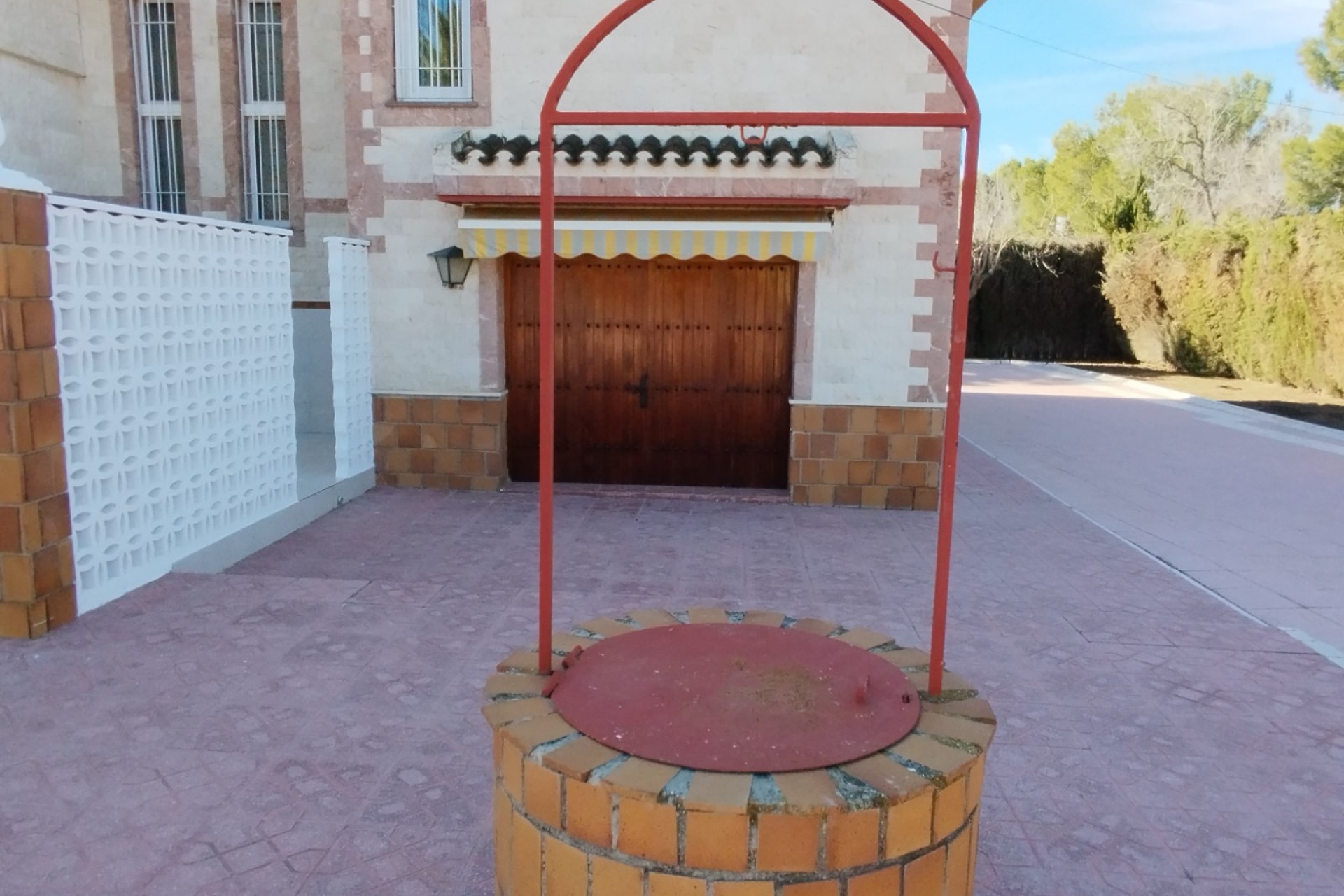 Resale - Villa - Sax