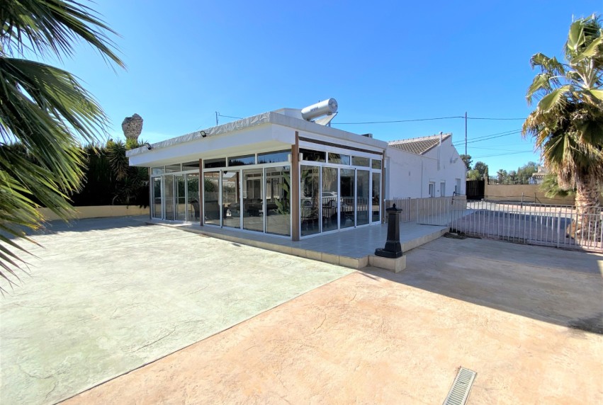 Resale - Villa - Sax