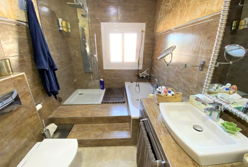 Resale - Villa - Sax