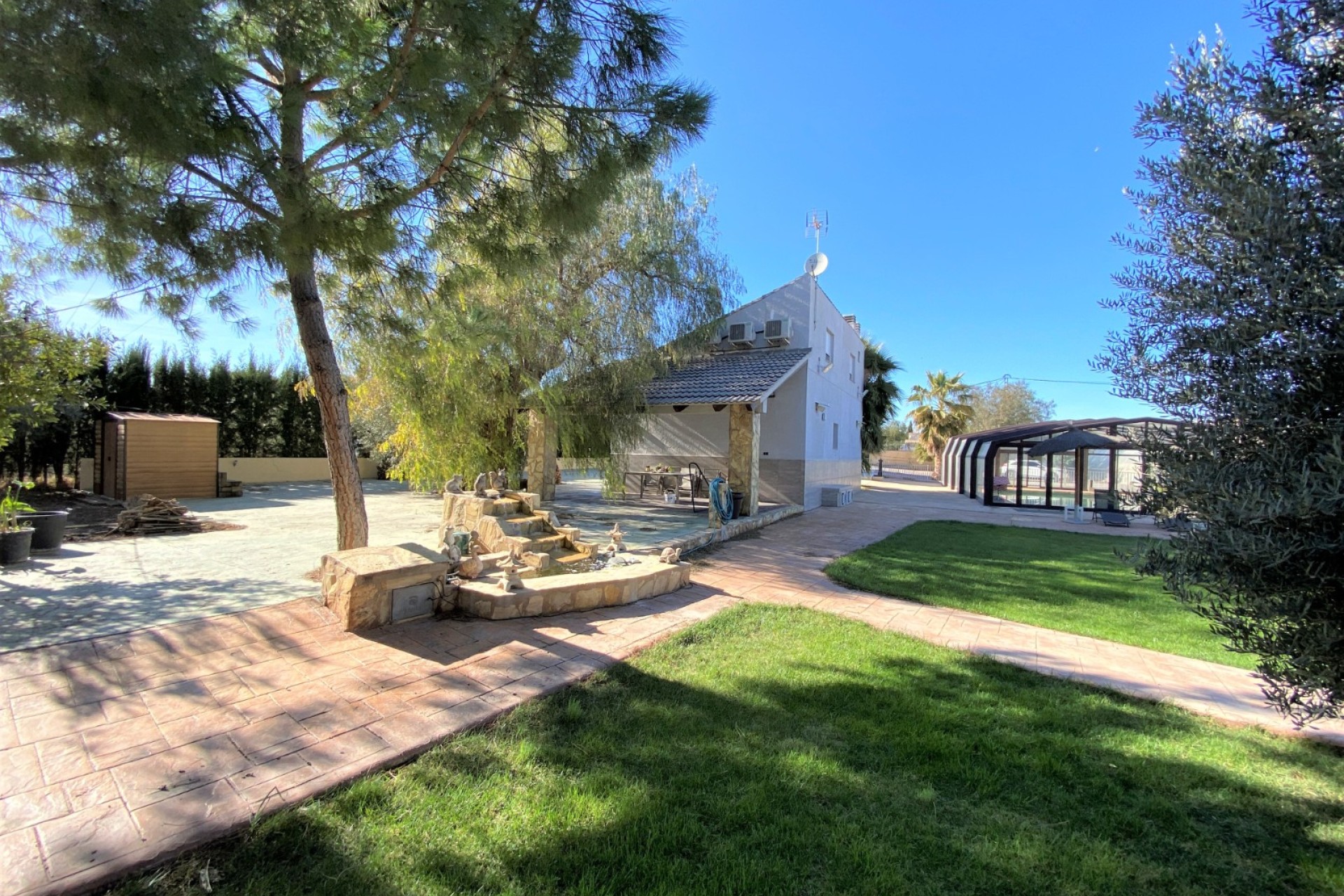 Resale - Villa - Sax