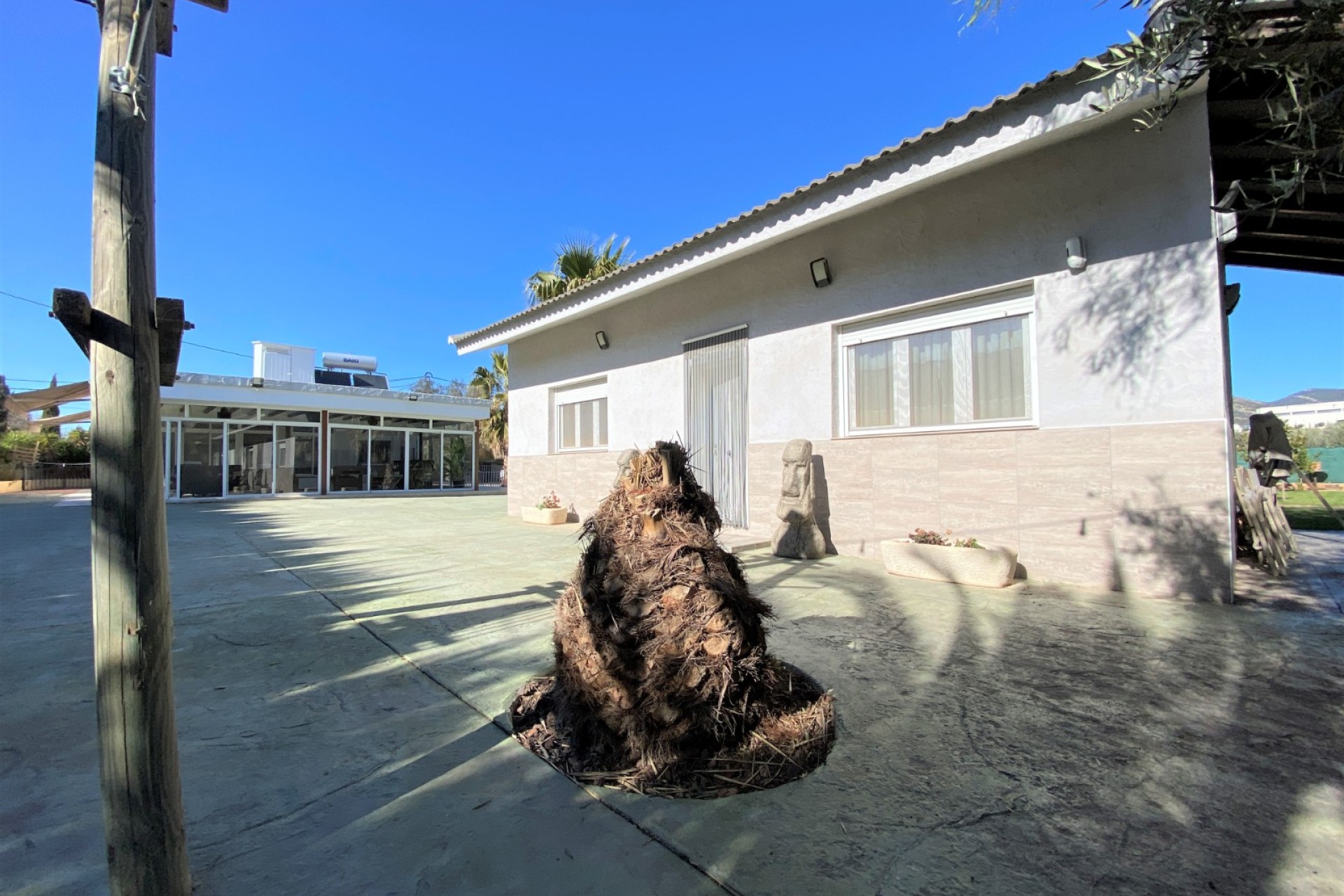 Resale - Villa - Sax