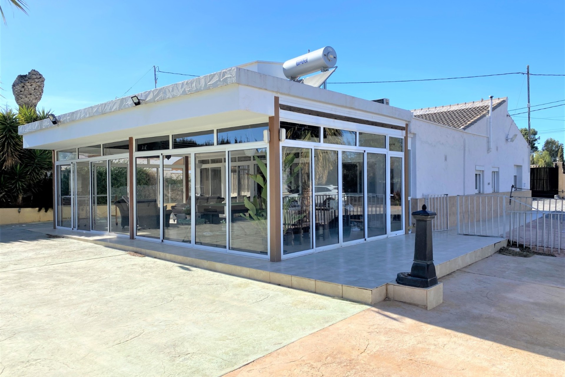 Resale - Villa - Sax