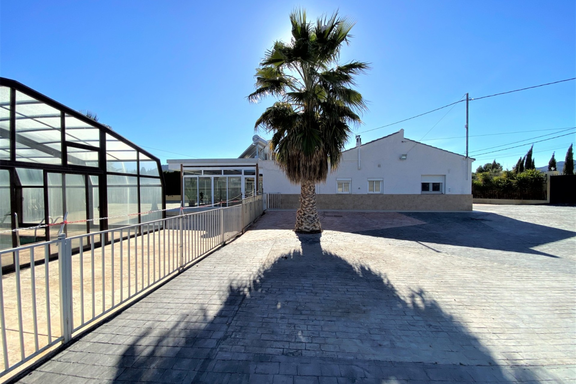 Resale - Villa - Sax