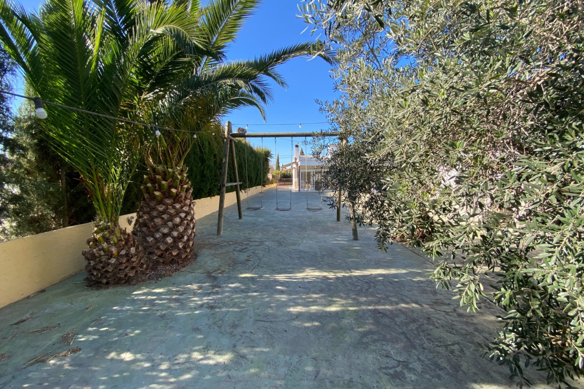 Resale - Villa - Sax