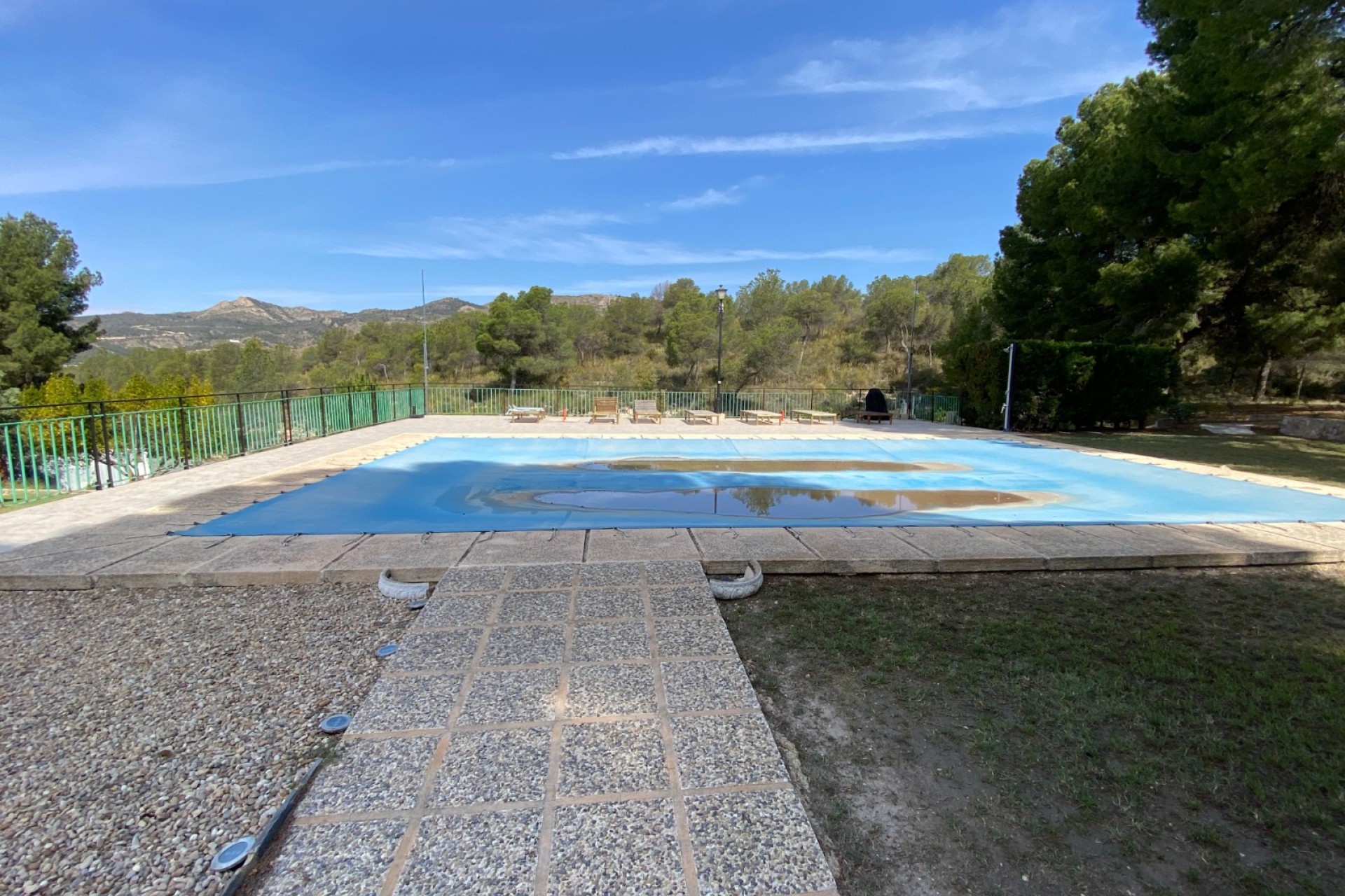 Resale - Villa - Sax