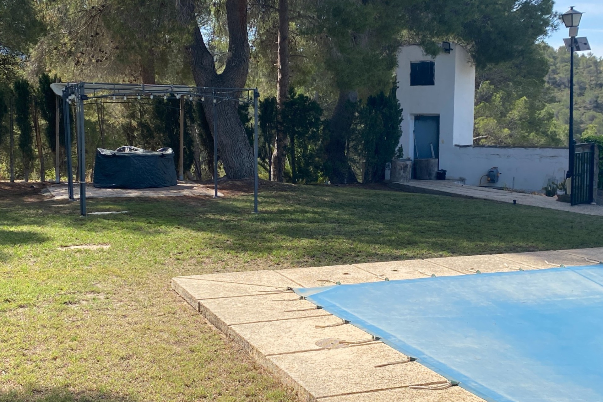 Resale - Villa - Sax