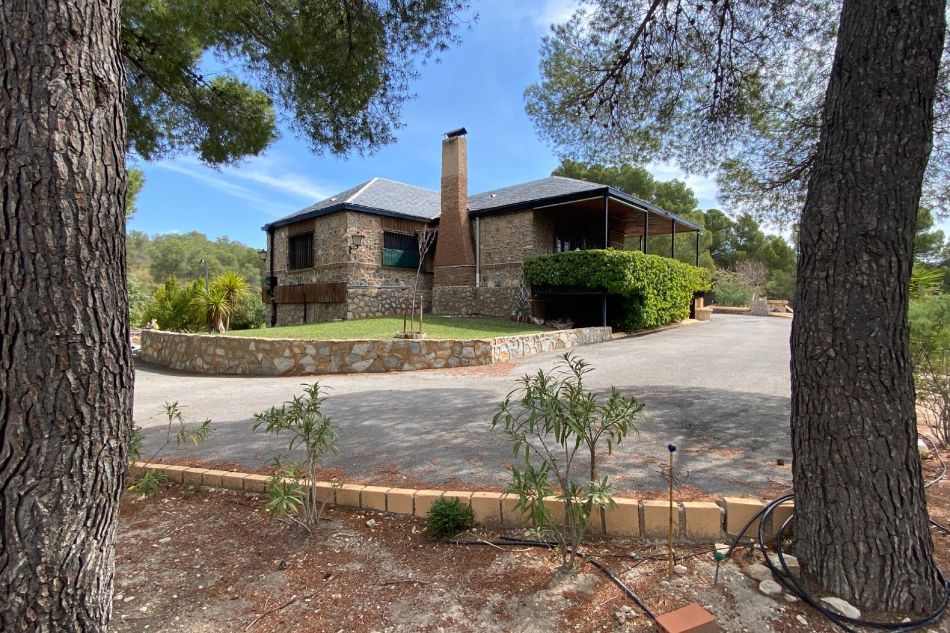 Resale - Villa - Sax