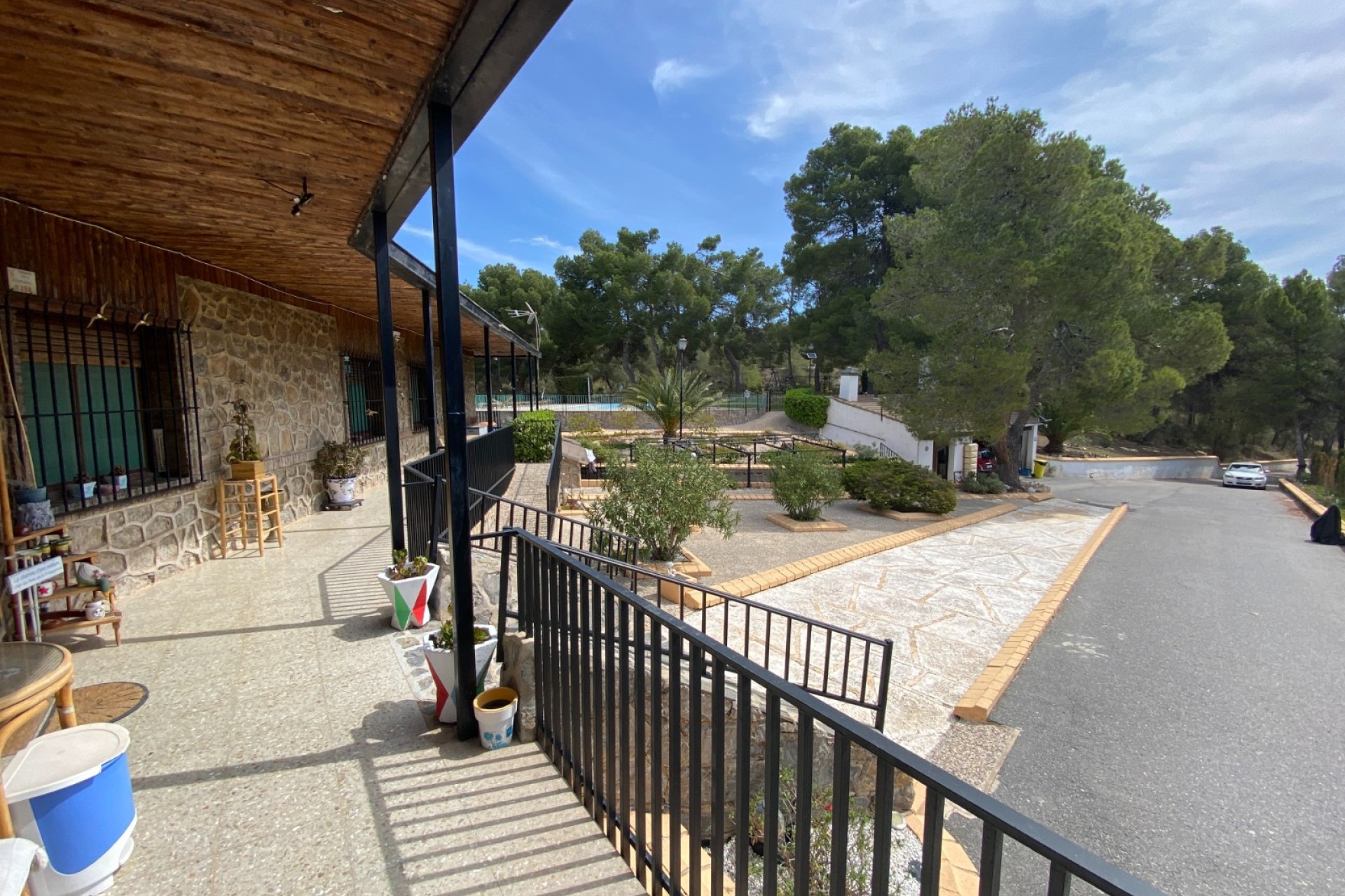 Resale - Villa - Sax