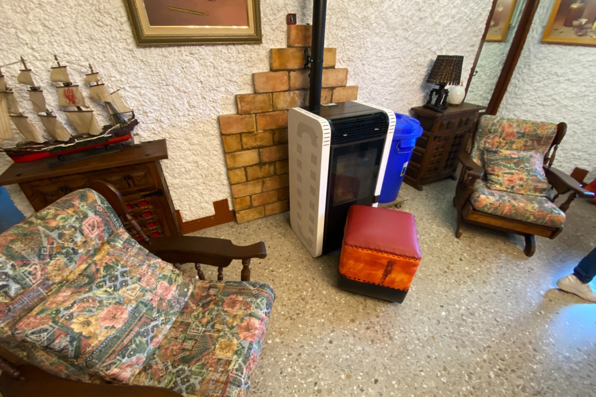 Resale - Villa - Sax