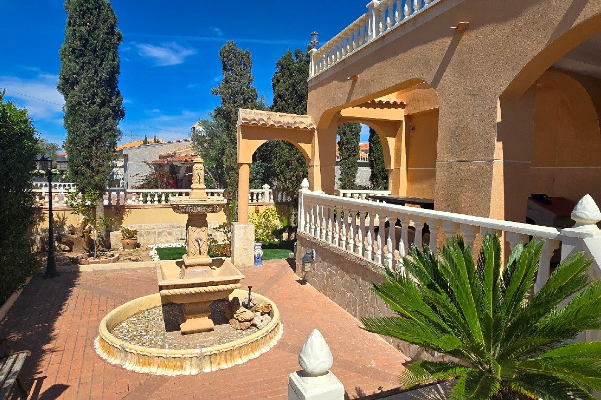 Resale - Villa - Torrevieja - El Chaparral