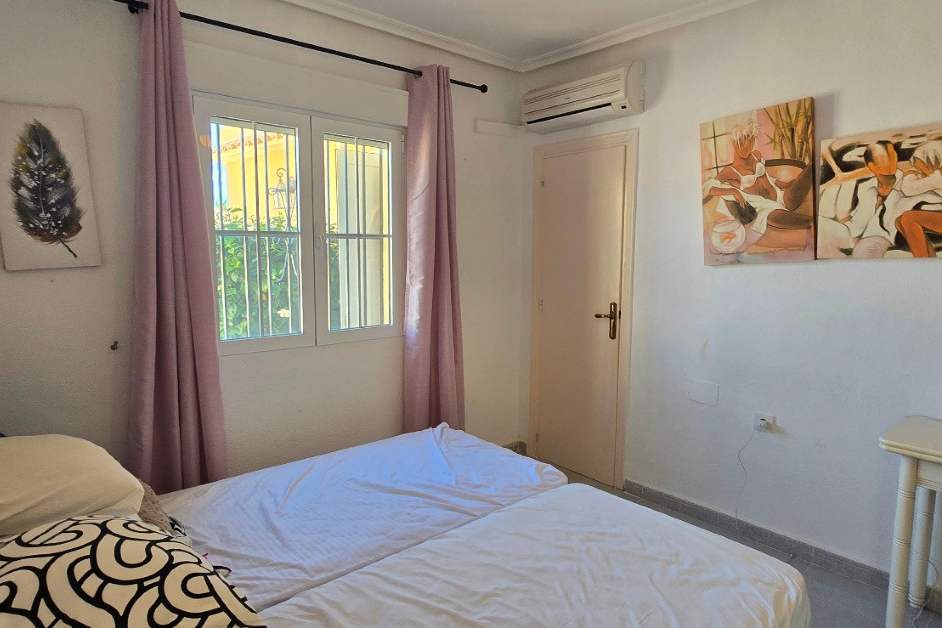 Resale - Villa - Torrevieja - El Chaparral