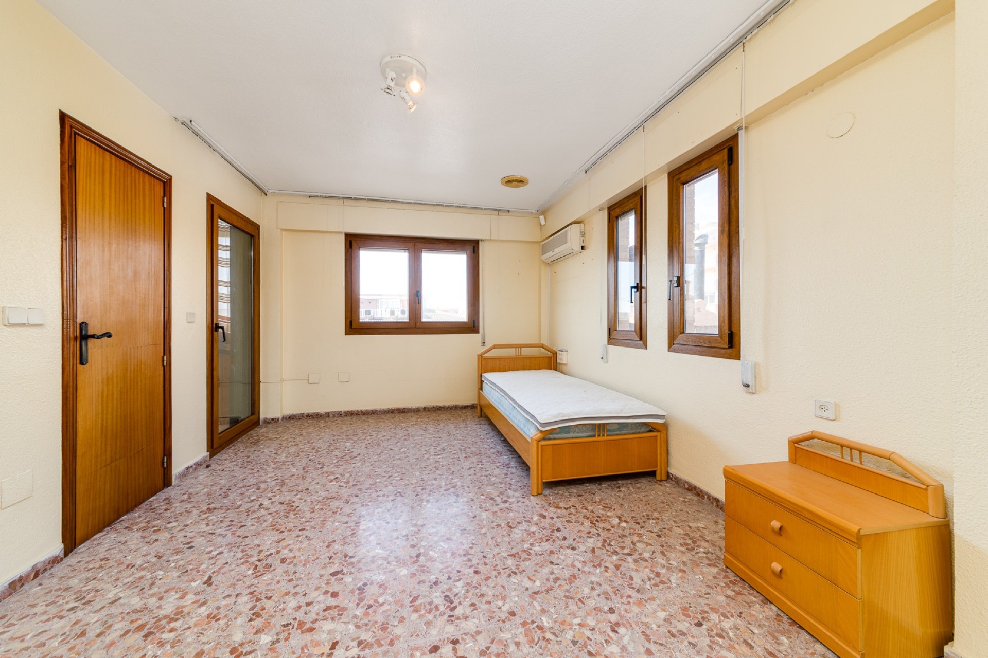 Resale - Villa - Torrevieja - La Mata