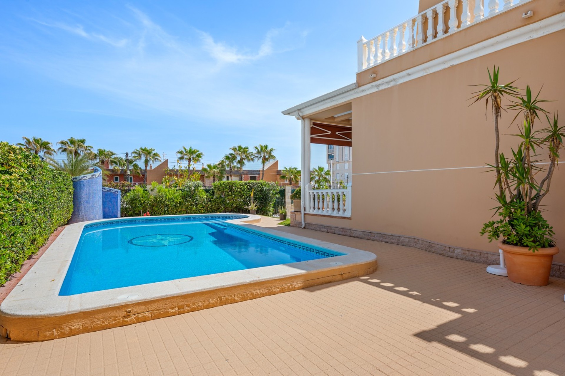 Resale - Villa - Torrevieja - La Mata