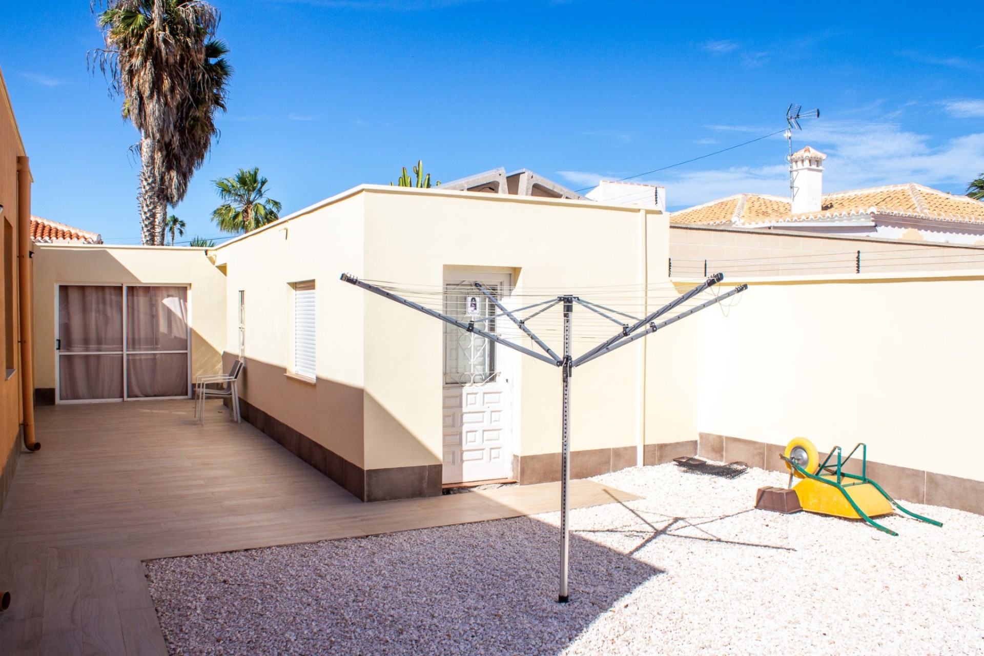 Resale - Villa - Torrevieja - La Siesta
