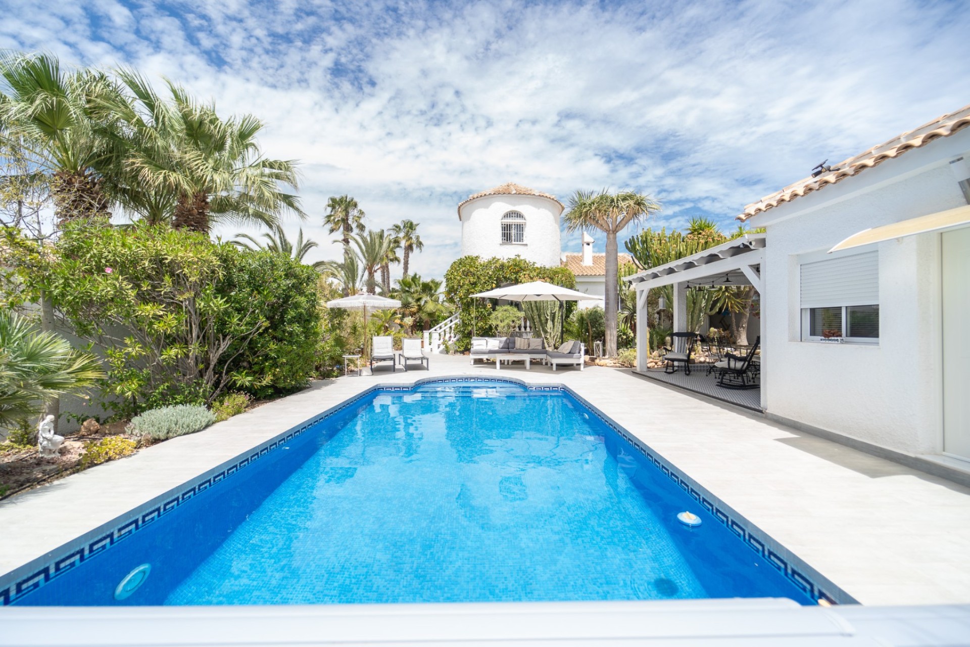 Resale - Villa - Torrevieja - La Siesta