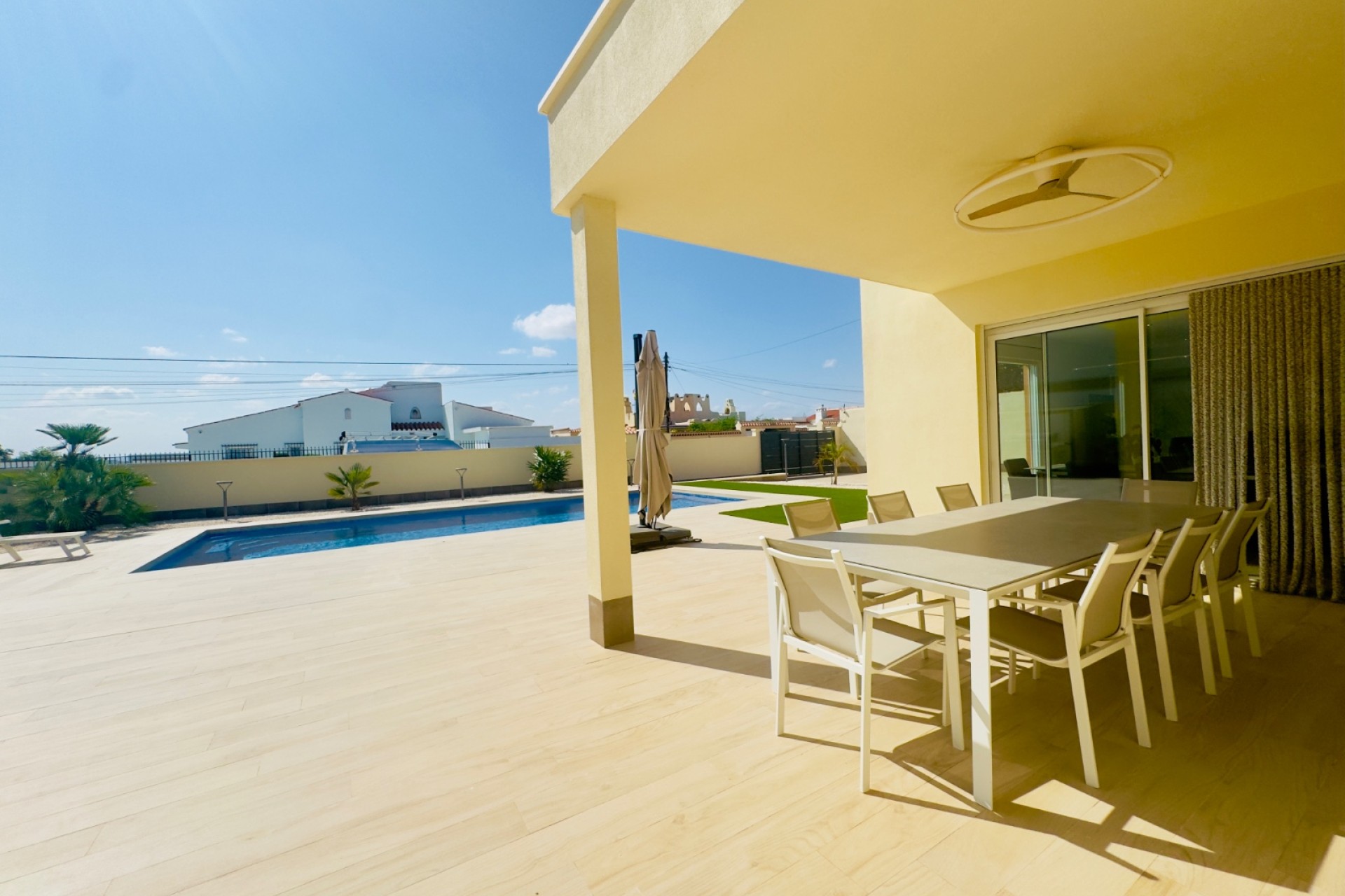 Resale - Villa - Torrevieja - La Siesta