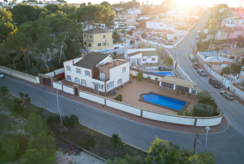Resale - Villa - Torrevieja - Los Balcones