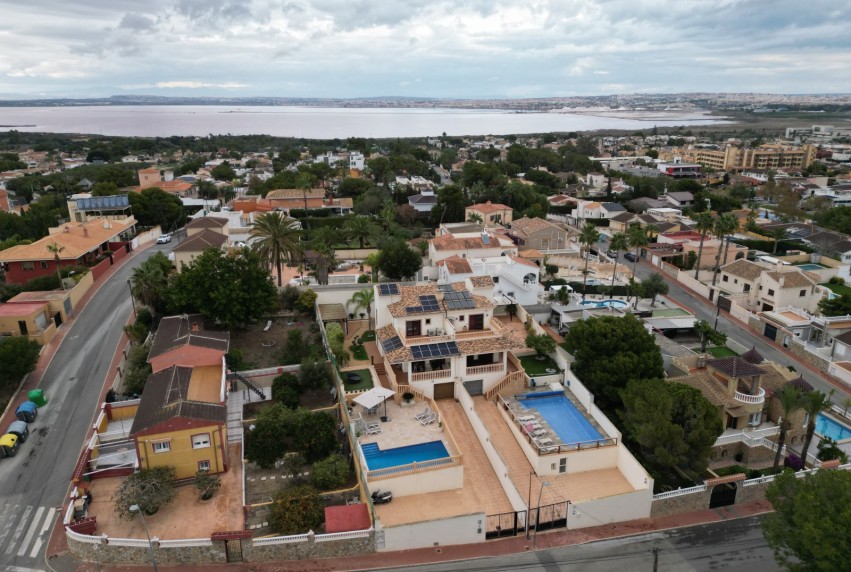 Resale - Villa - Torrevieja - Los Balcones