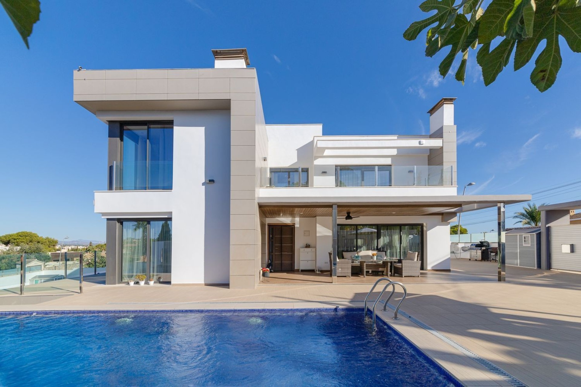Resale - Villa - Torrevieja