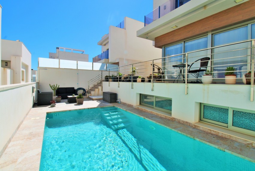 Resale - Villa - Villamartín