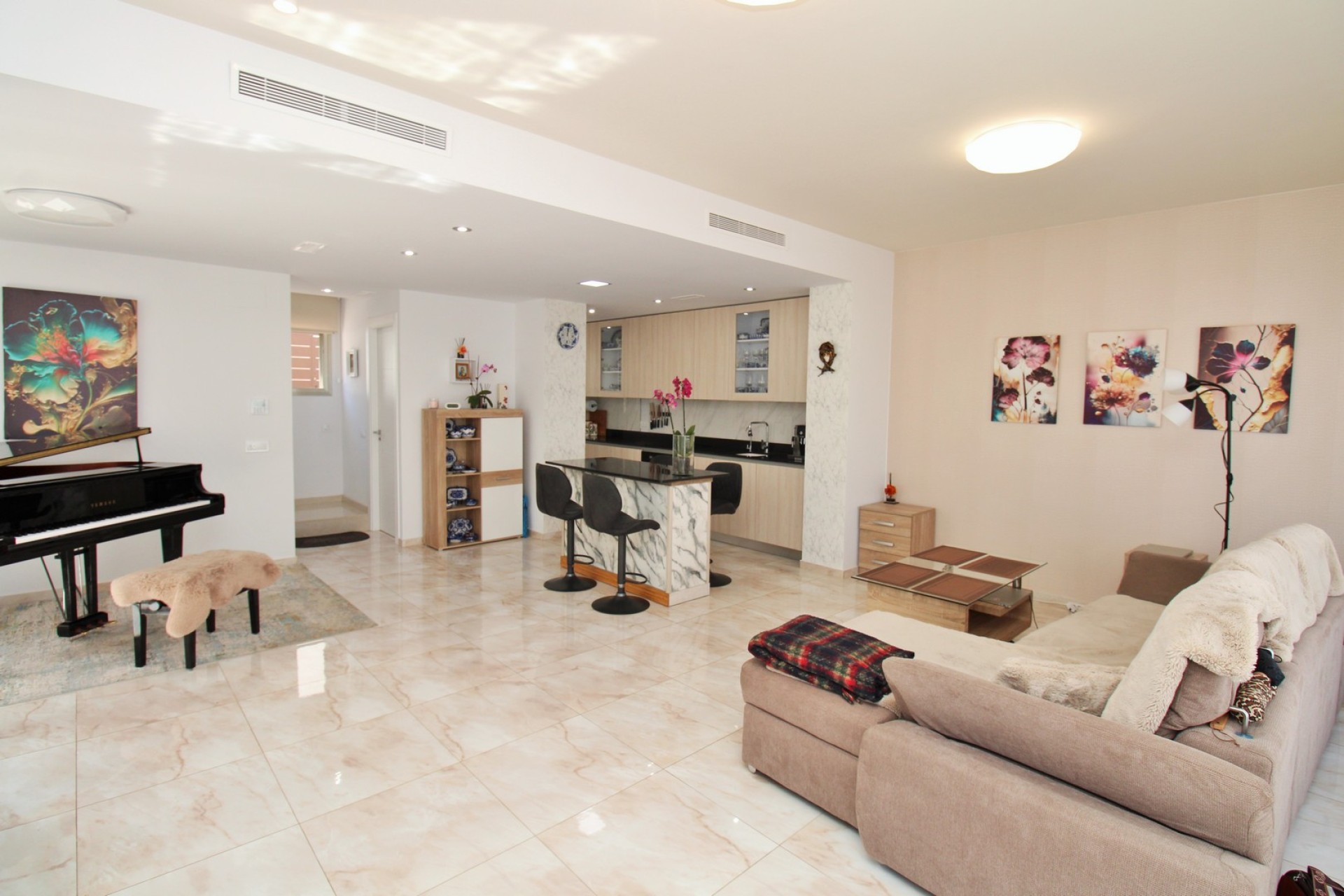Resale - Villa - Villamartín