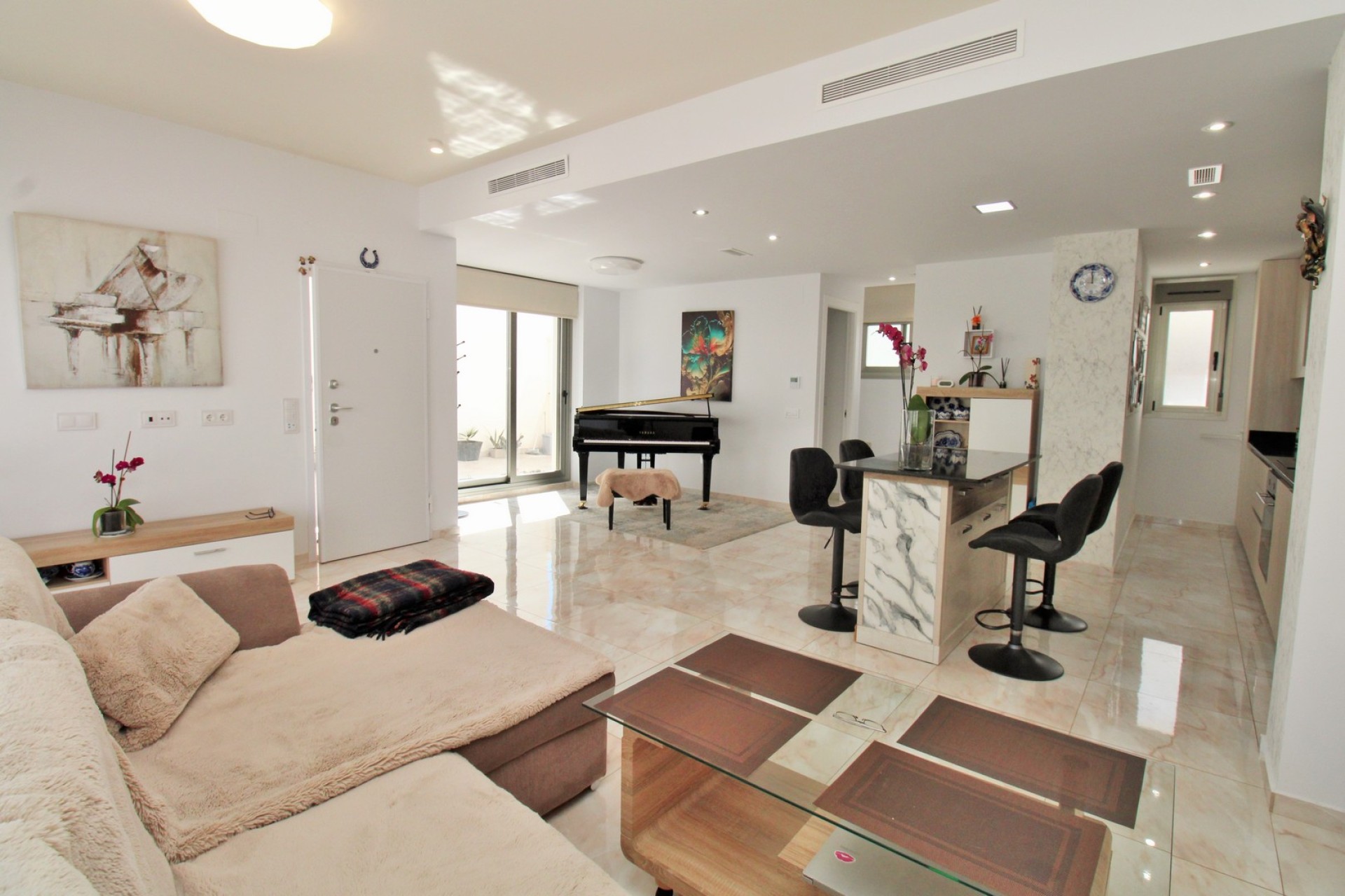 Resale - Villa - Villamartín
