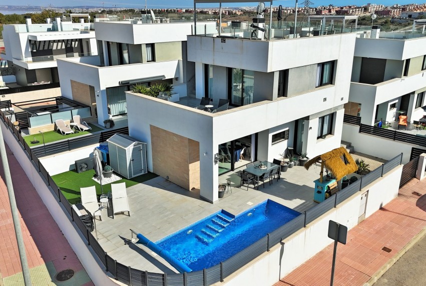 Resale - Villa - Villamartín