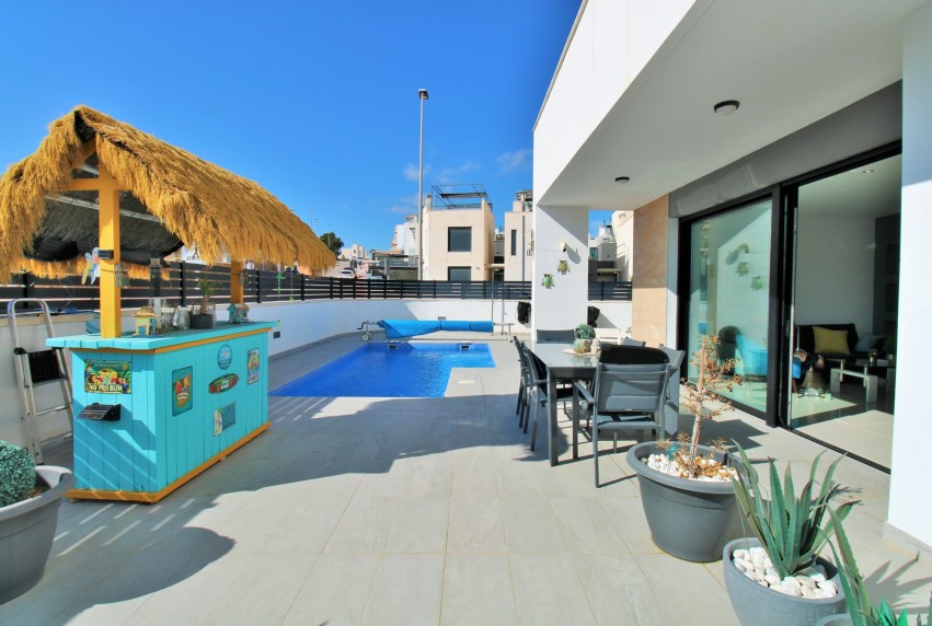 Resale - Villa - Villamartín