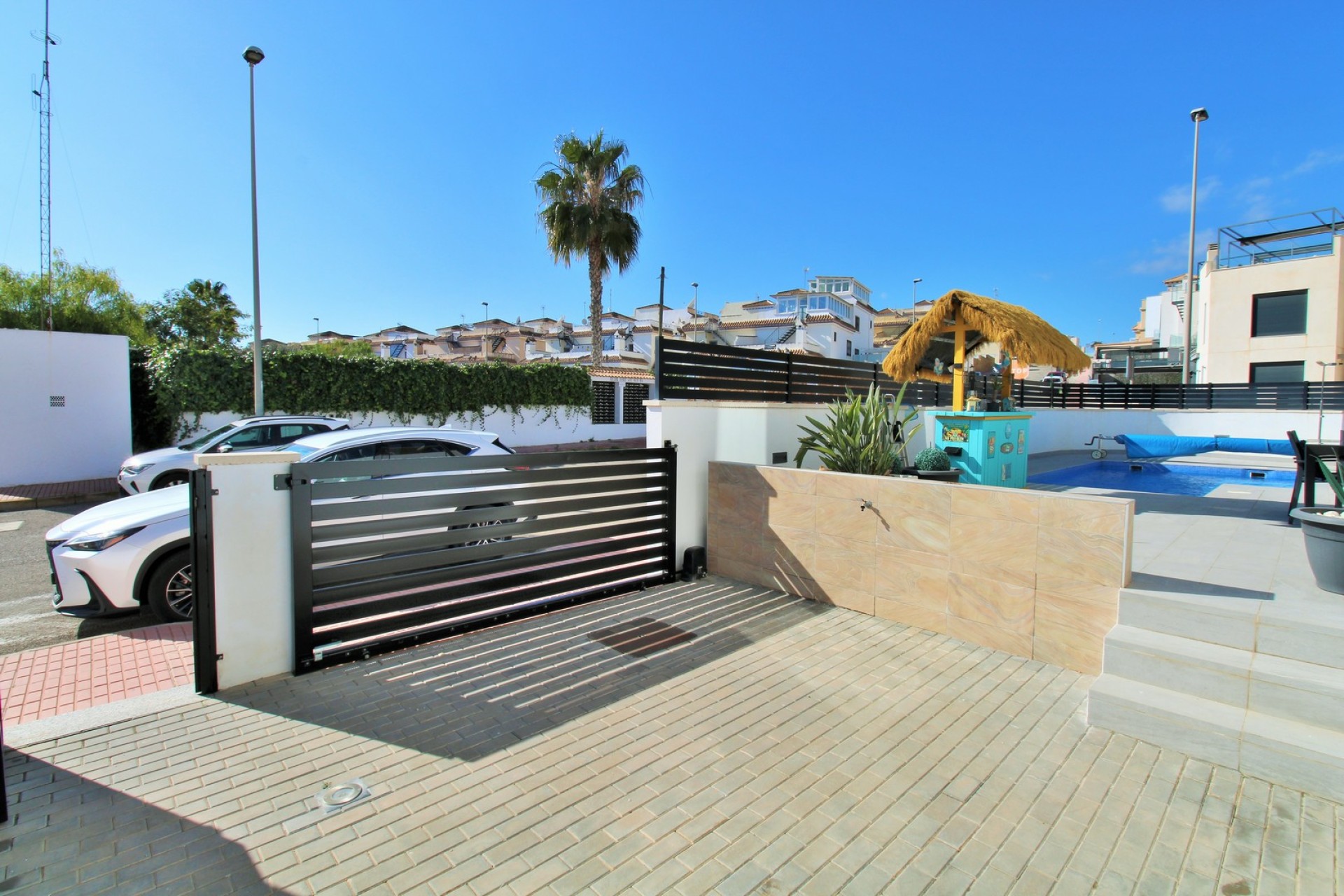 Resale - Villa - Villamartín
