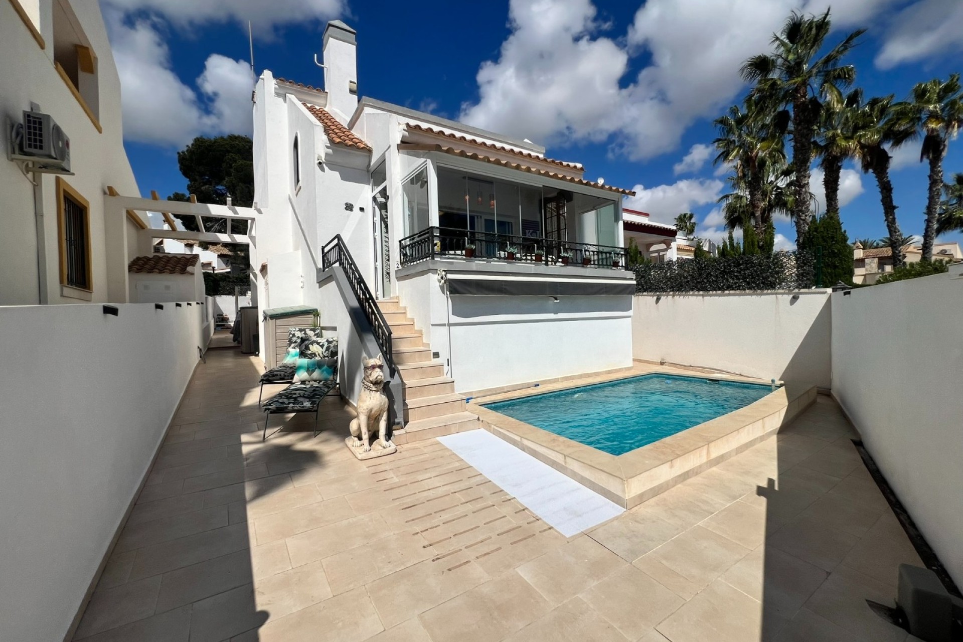 Resale - Villa - Villamartín