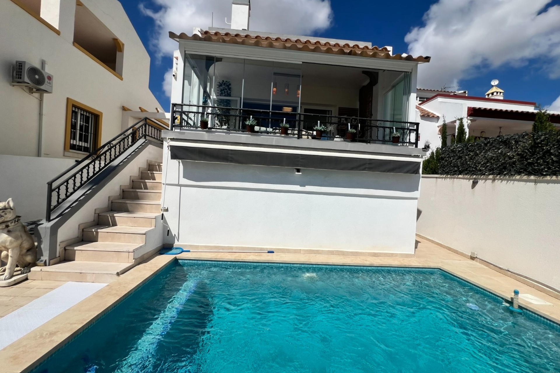 Resale - Villa - Villamartín