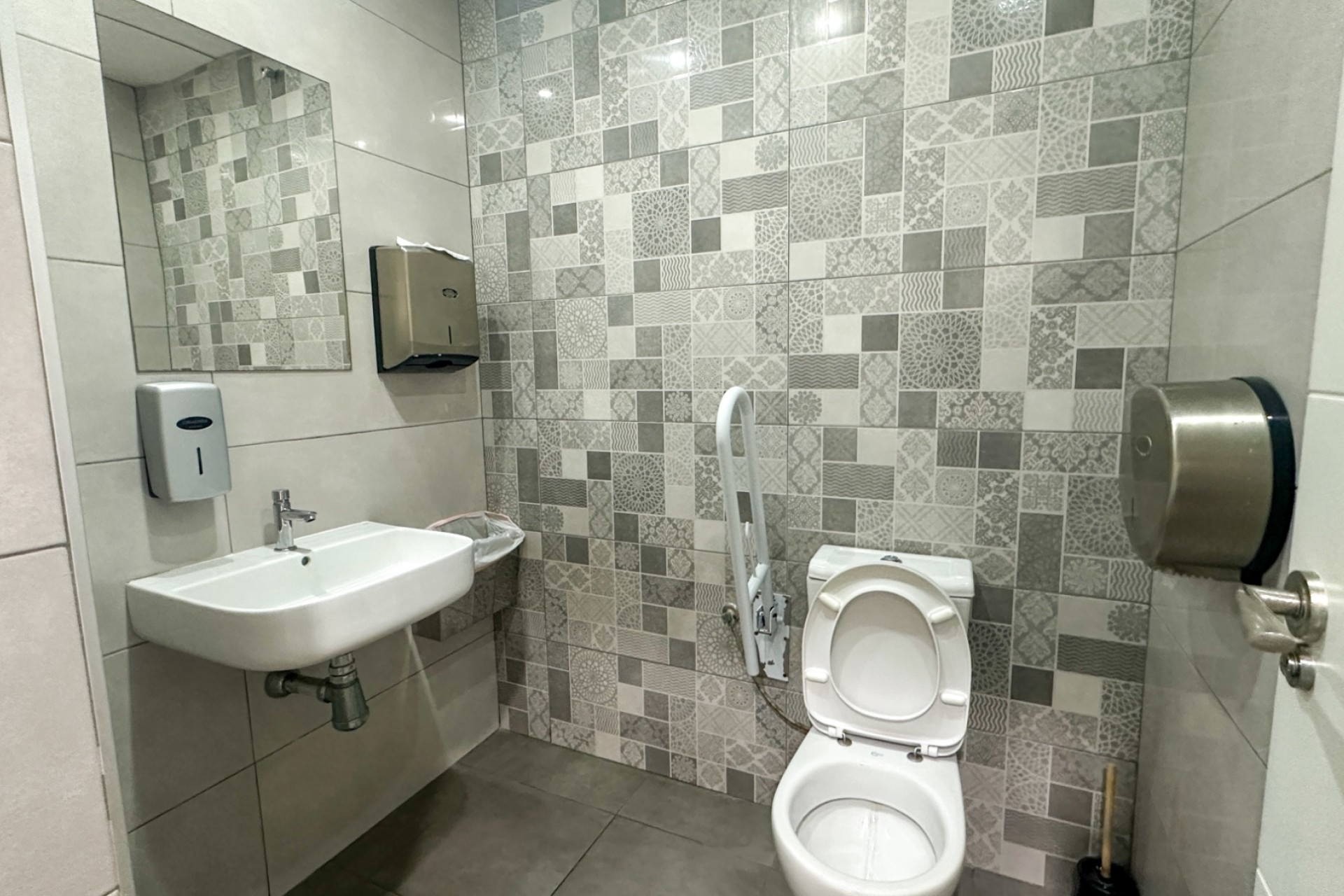 Reventa - Commercial - Torrevieja - Nueva Torrevieja