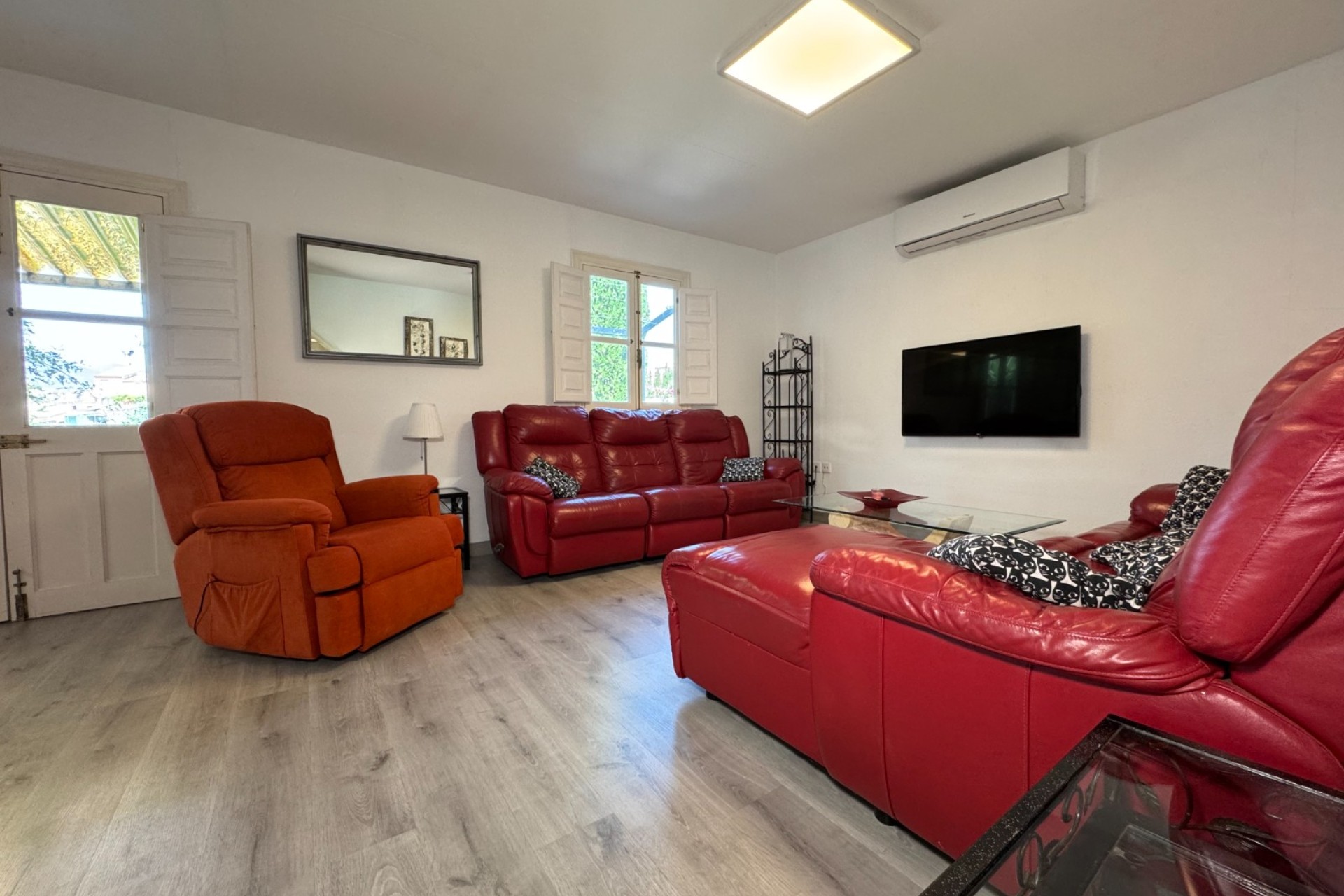 Reventa - Villa - Blanca