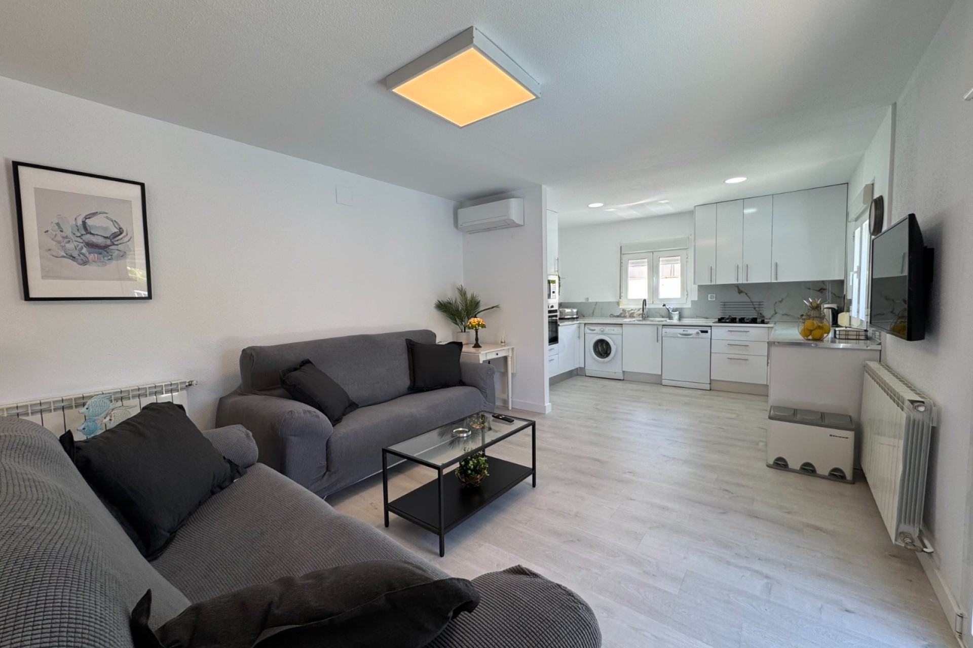 Reventa - Villa - Blanca