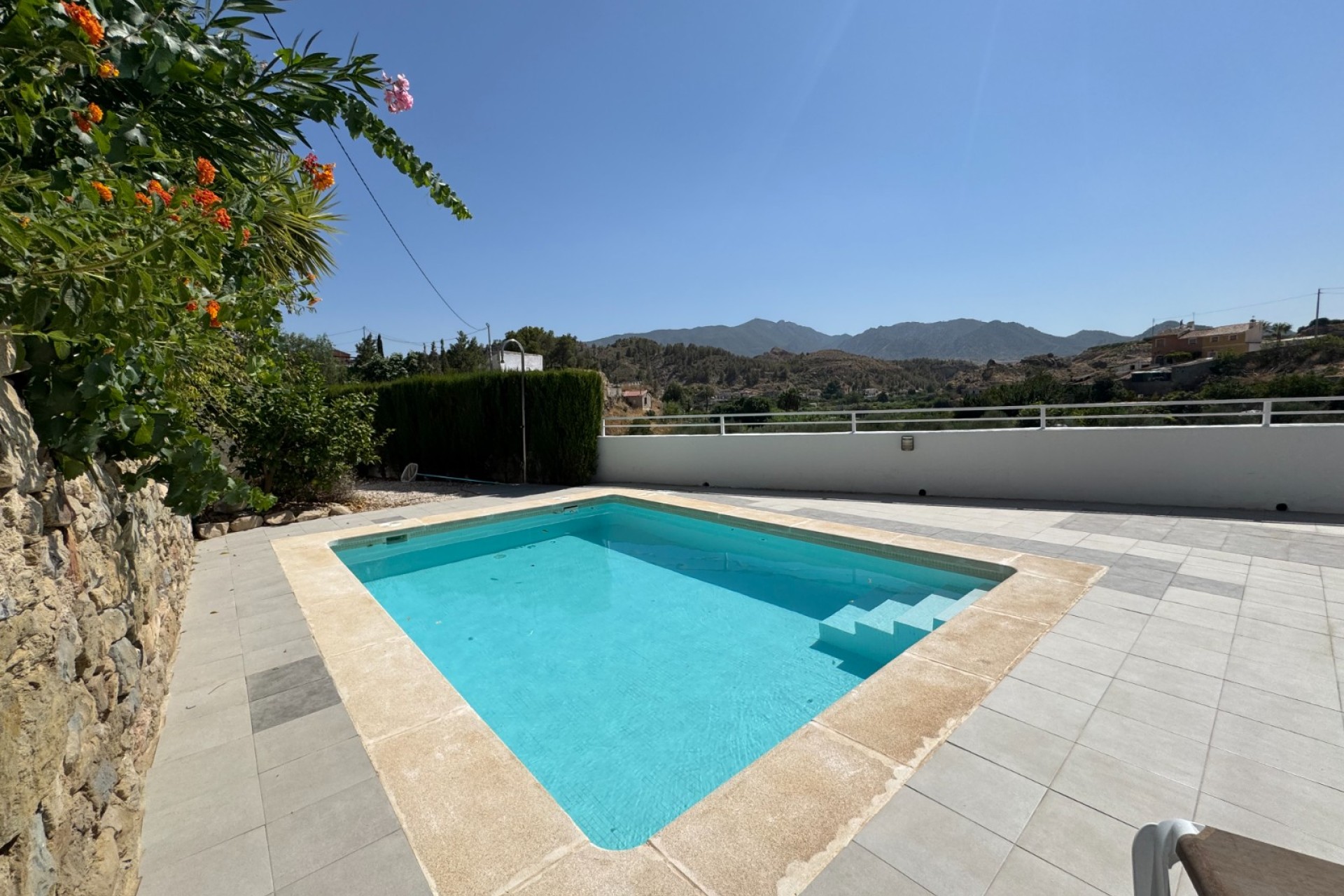 Reventa - Villa - Blanca