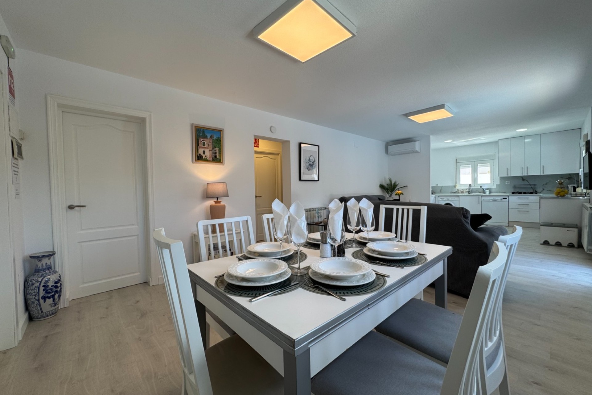 Reventa - Villa - Blanca