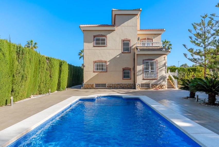 Reventa - Villa - Ciudad Quesada - Doña Pepa