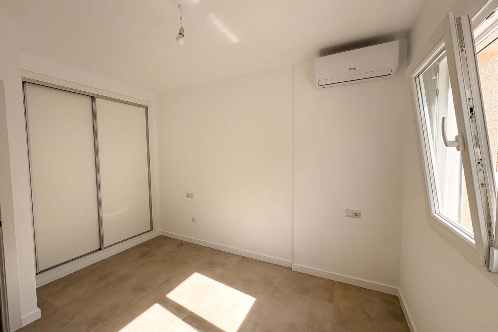 Reventa - Villa - El Campello - Pueblo Acantilado - Venta Lanuza