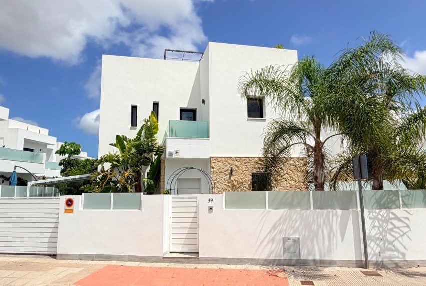 Reventa - Villa - Los Montesinos - La Herrada