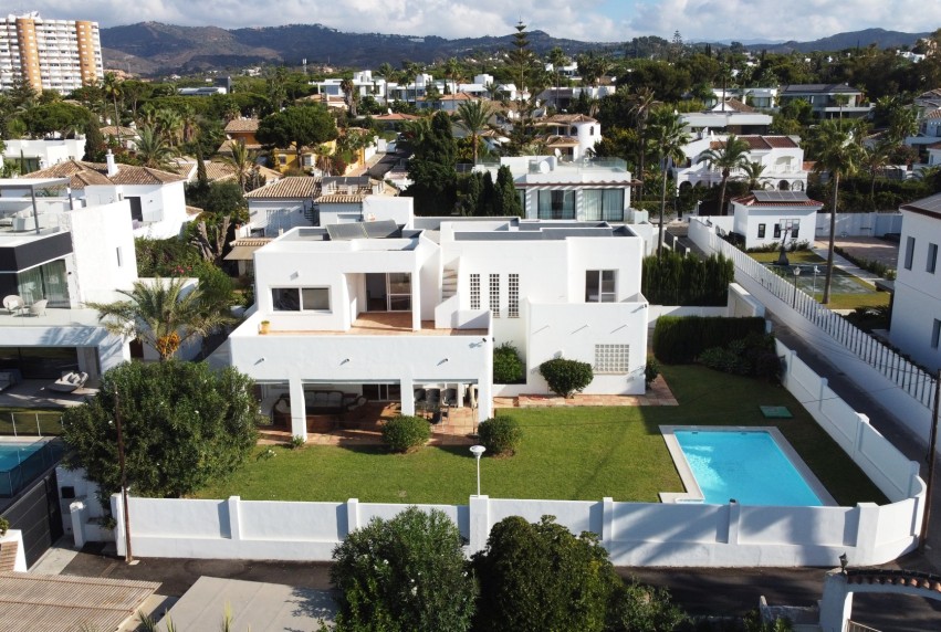 Reventa - Villa - Marbella - Las Chapas