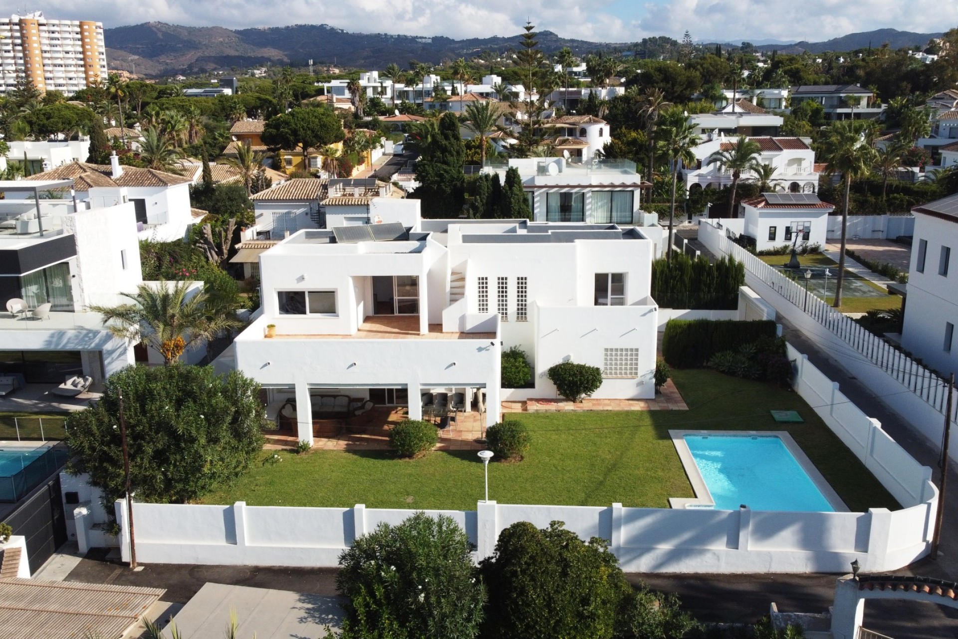 Reventa - Villa - Marbella - Las Chapas