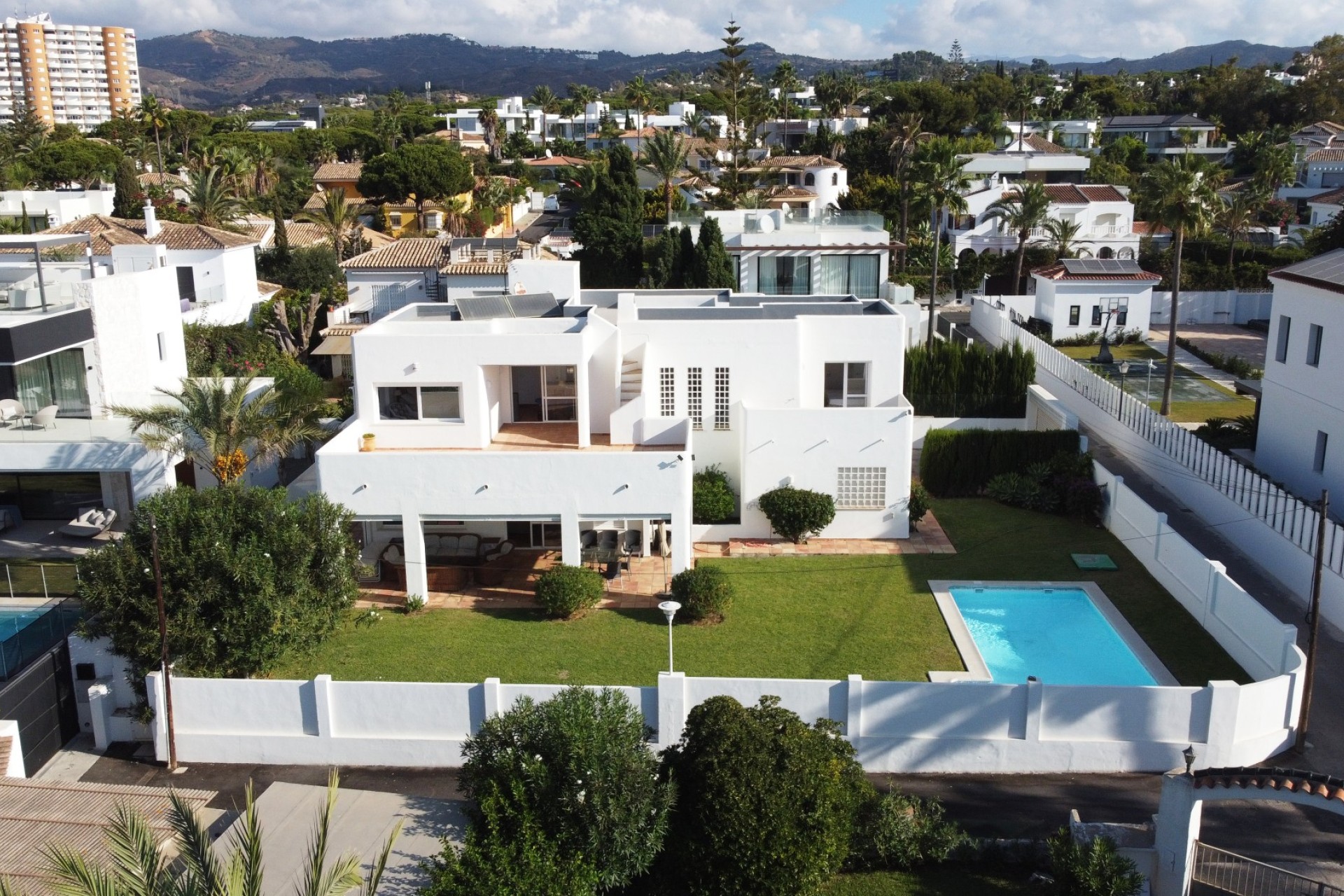 Reventa - Villa - Marbella - Las Chapas